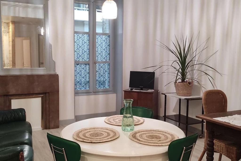 Appartement Cosy A 2 Pas Des Rues Pietonnes Chalon sur Saone Esterno foto